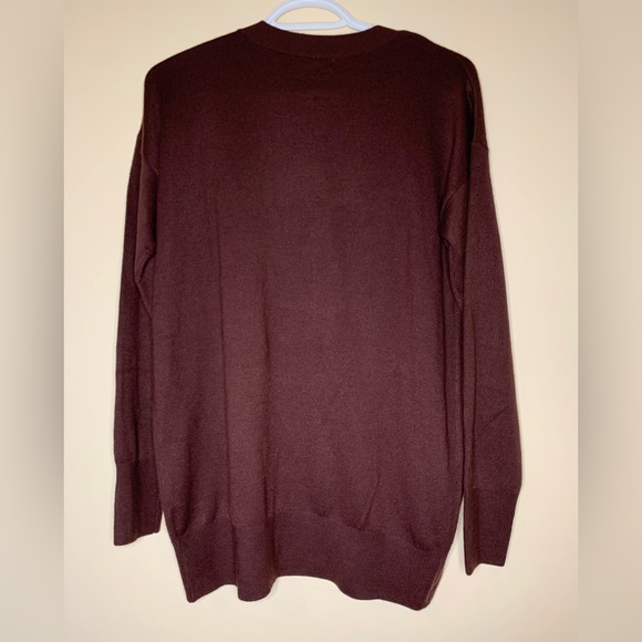 Isaac Mizrahi, size Medium, oversized sweater, NWT, 100% acrylic, plumb color - Picture 2 of 7